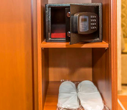 Всё, что нужно знать о гостиничных сейфах: безопасность и комфорт для ваших гостей
