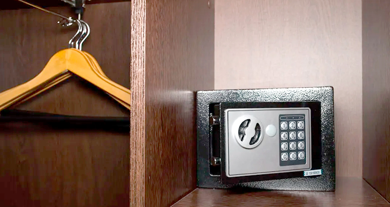 Всё, что нужно знать о гостиничных сейфах: безопасность и комфорт для ваших гостей